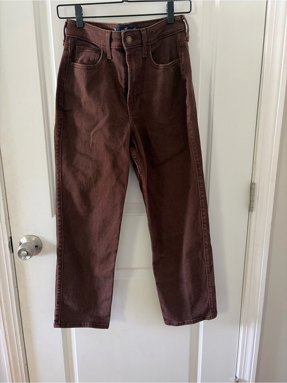 Hollister High-Rise Straight Jeans in Dark Brown